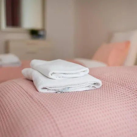 Very Convenient Large Ac Place Апартаменты