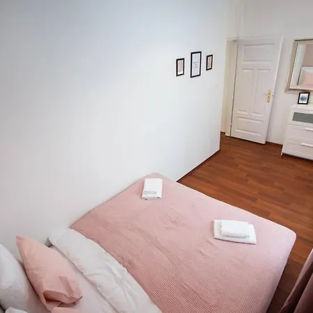 Apartament Very Convenient Large Ac Place Budapeszt