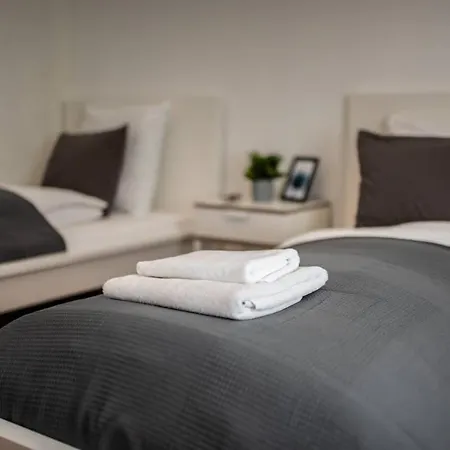 Very Convenient Large Ac Place