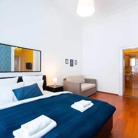 Very Convenient Large Ac Place Будапешт