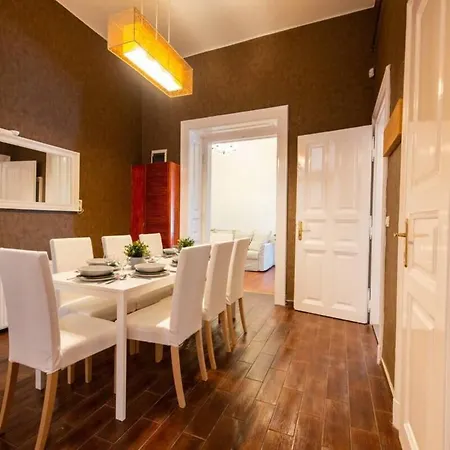 Very Convenient Large Ac Place *