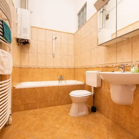 Апартаменты Very Convenient Large Ac Place *