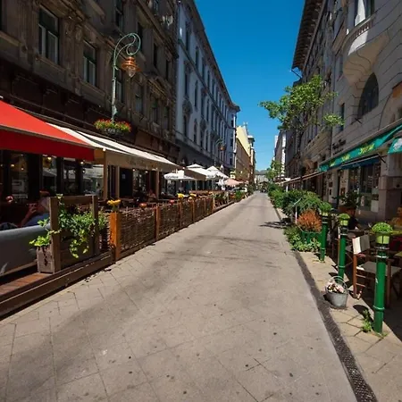 Very Convenient Large Ac Place *