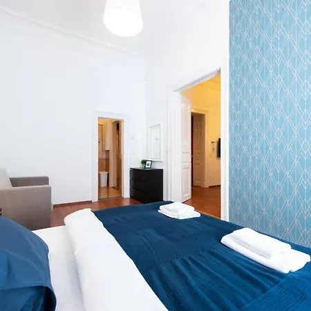 Very Convenient Large Ac Place