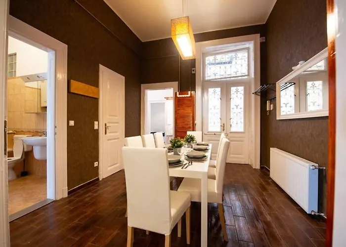 Very Convenient Large Ac Place * Budapest