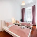 Very Convenient Large Ac Place Budapest
