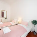 Very Convenient Large Ac Place Apartment