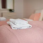 Very Convenient Large Ac Place Appartement